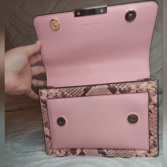 Michael Kors pink snakeskin Jade Shoulder / Crossbody Purse EUC $489 retail - Picture 8 of 14